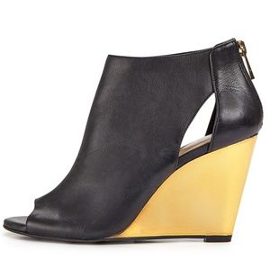Jessica Simpson Marquise Gold & Black Bootie